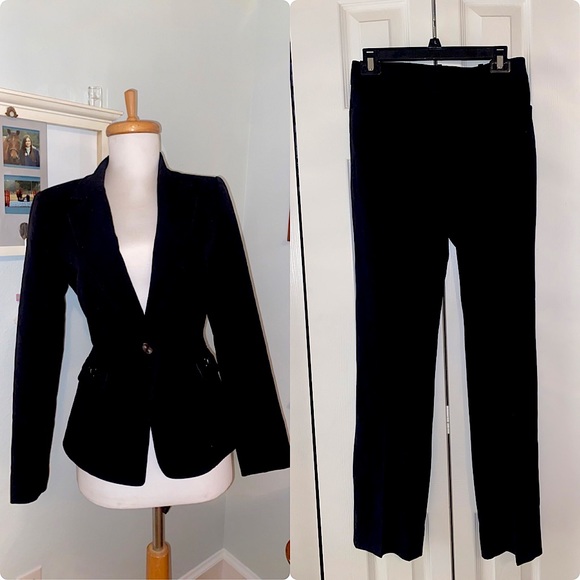 SOLD Tahari Professional Pantsuit - Picture 1 of 3